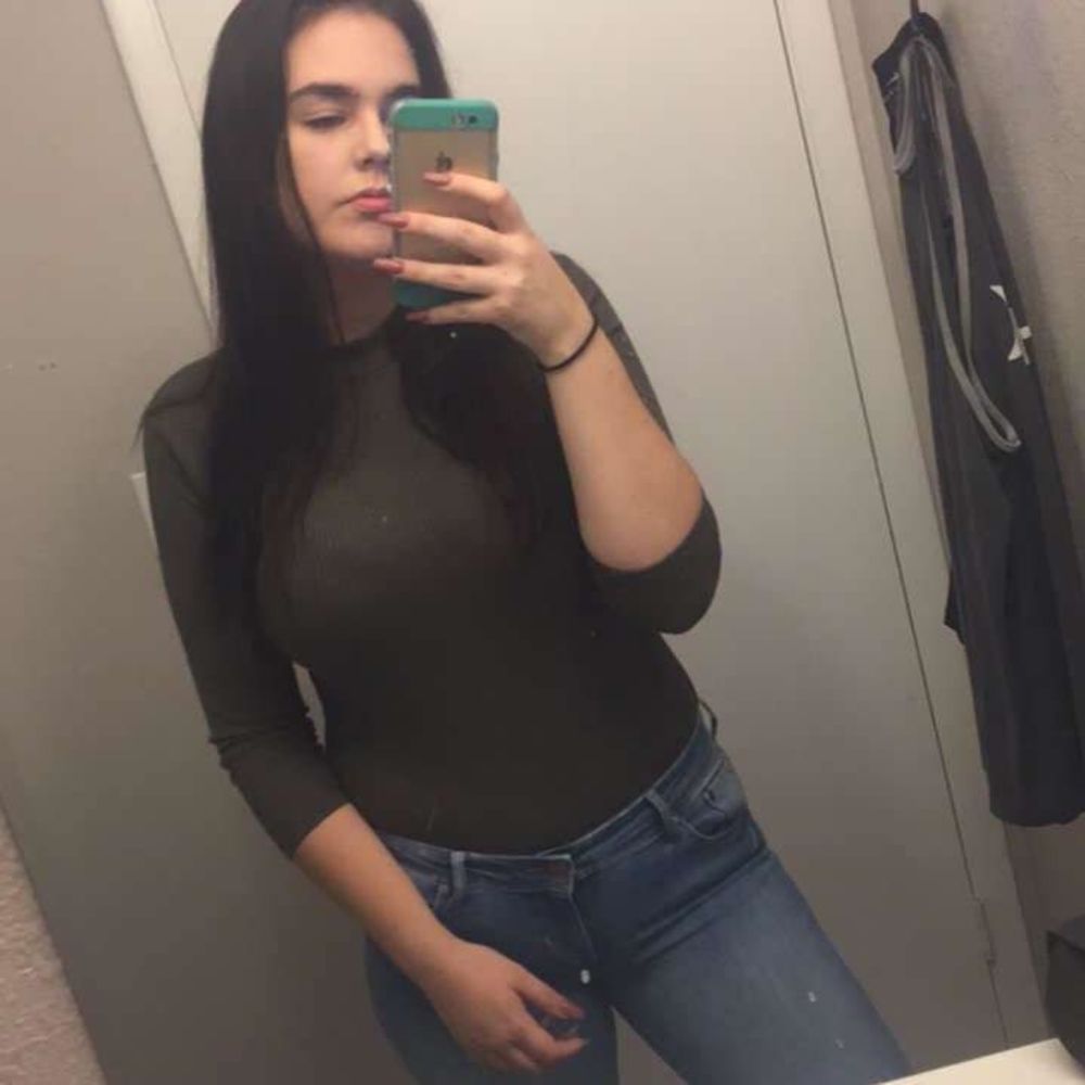 Meet your Posher, Carmella